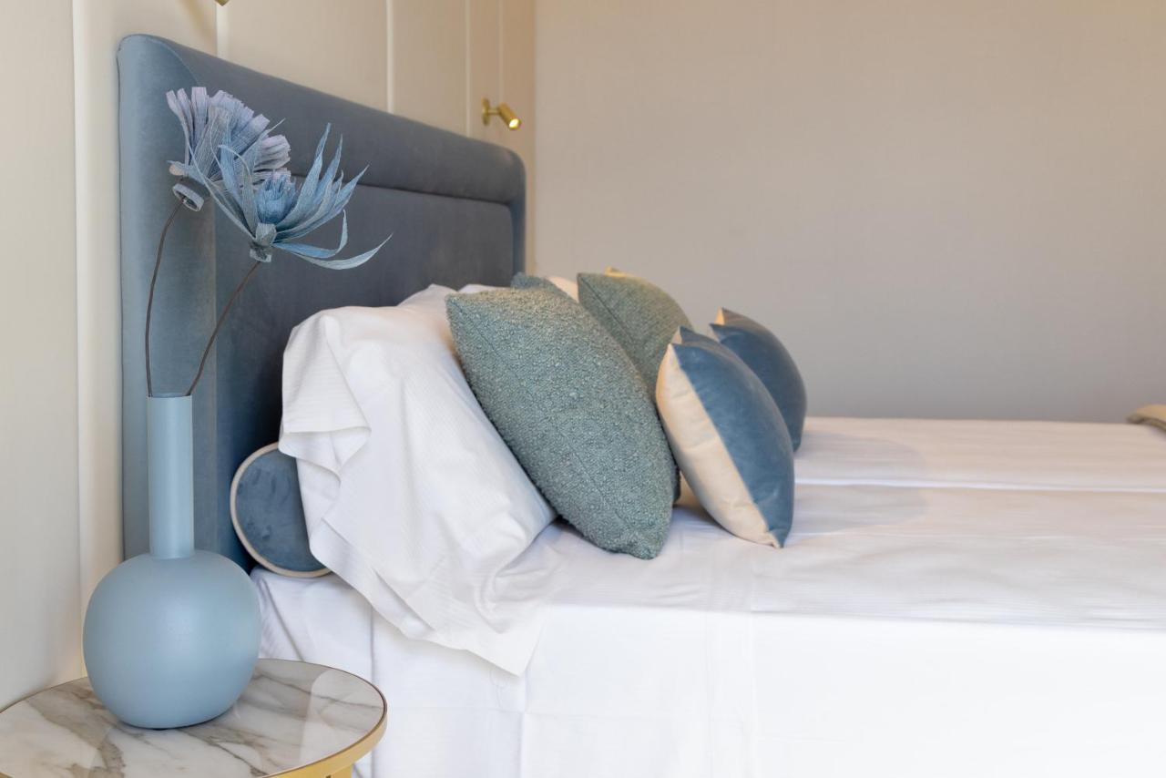 Hotel Tiffany'S Riccione Esterno foto