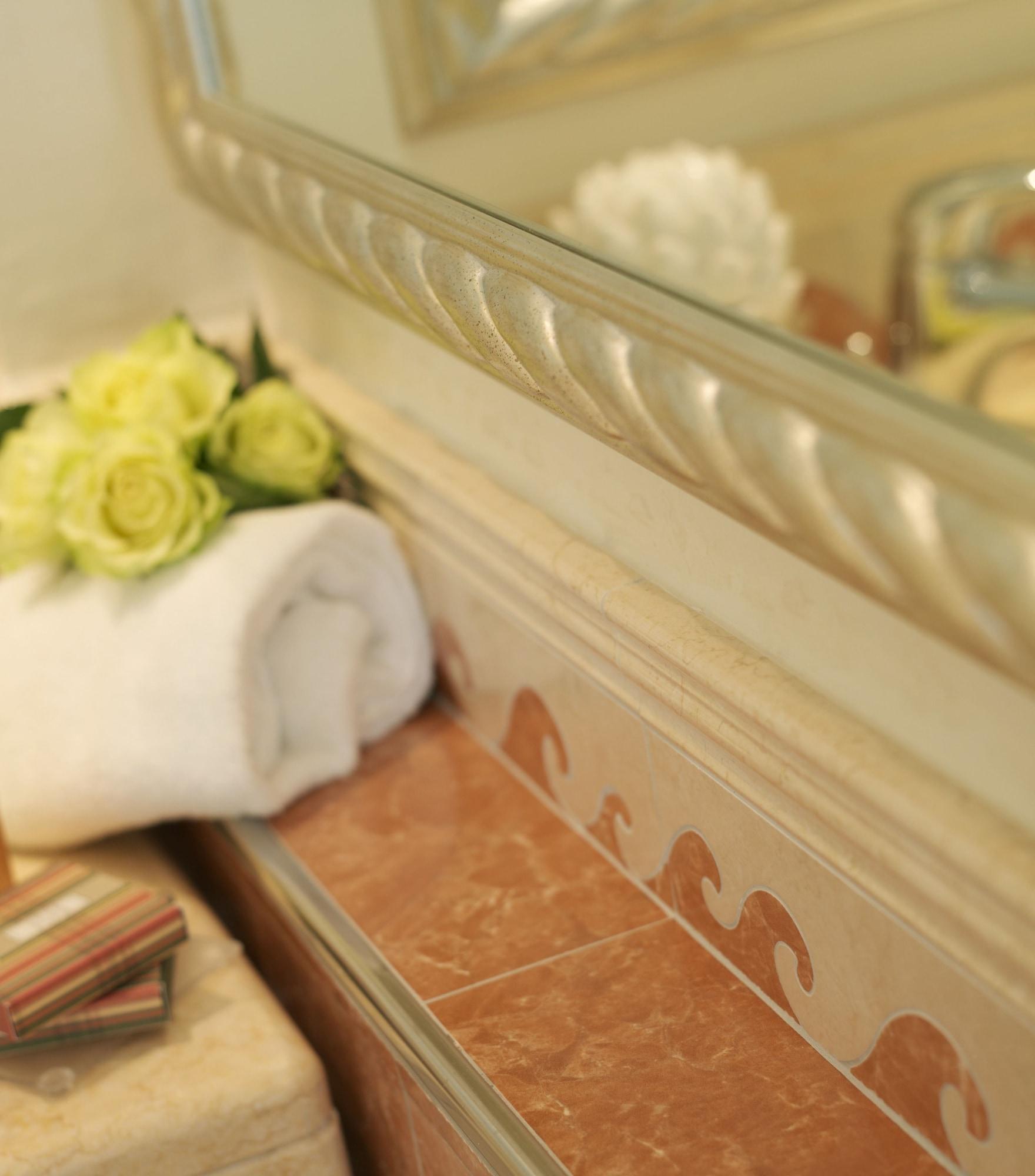 Hotel Tiffany'S Riccione Esterno foto