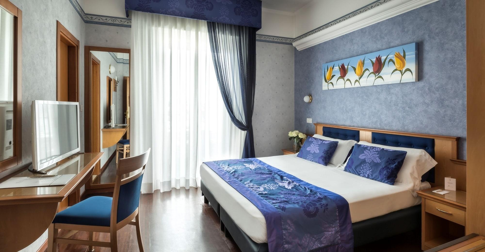 Hotel Tiffany'S Riccione Esterno foto