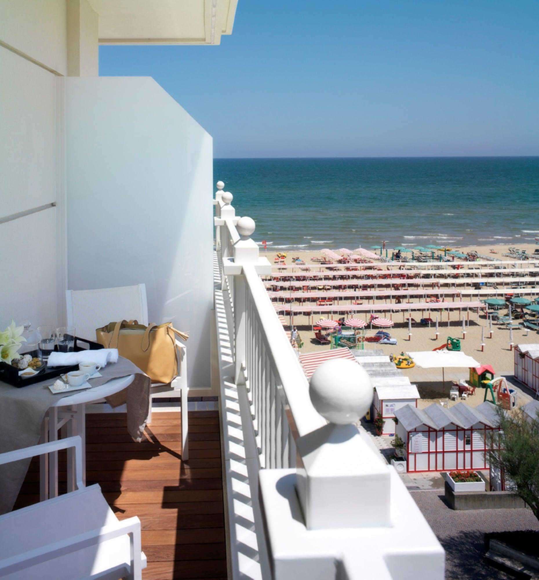 Hotel Tiffany'S Riccione Esterno foto