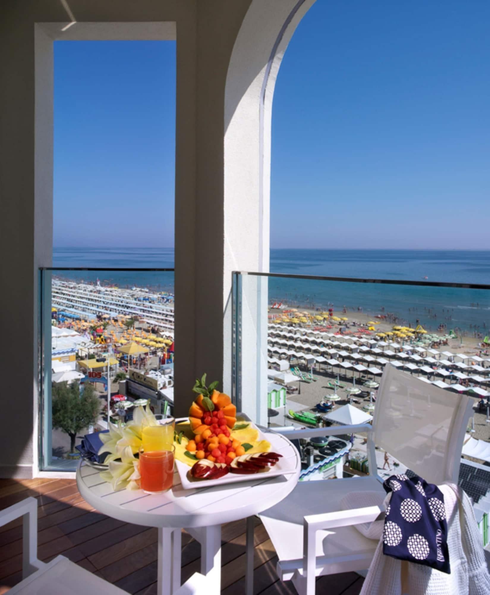 Hotel Tiffany'S Riccione Esterno foto