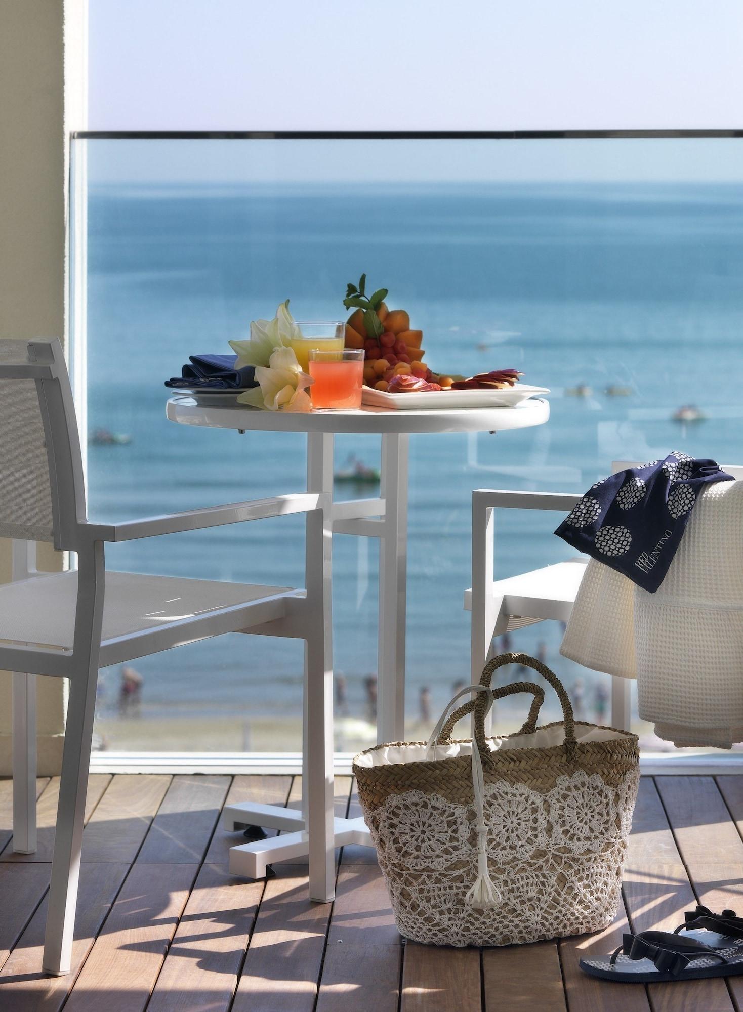 Hotel Tiffany'S Riccione Esterno foto