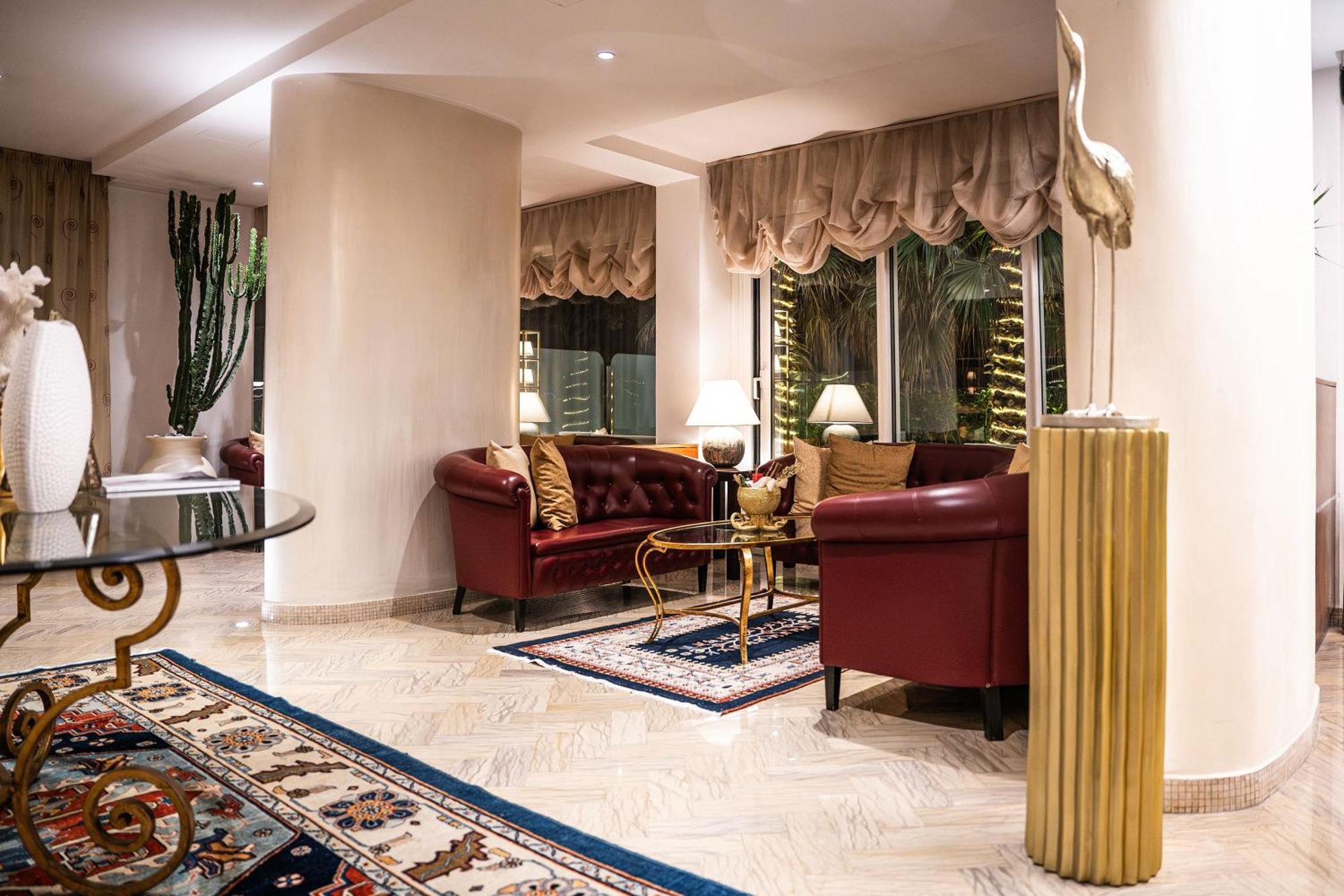 Hotel Tiffany'S Riccione Esterno foto