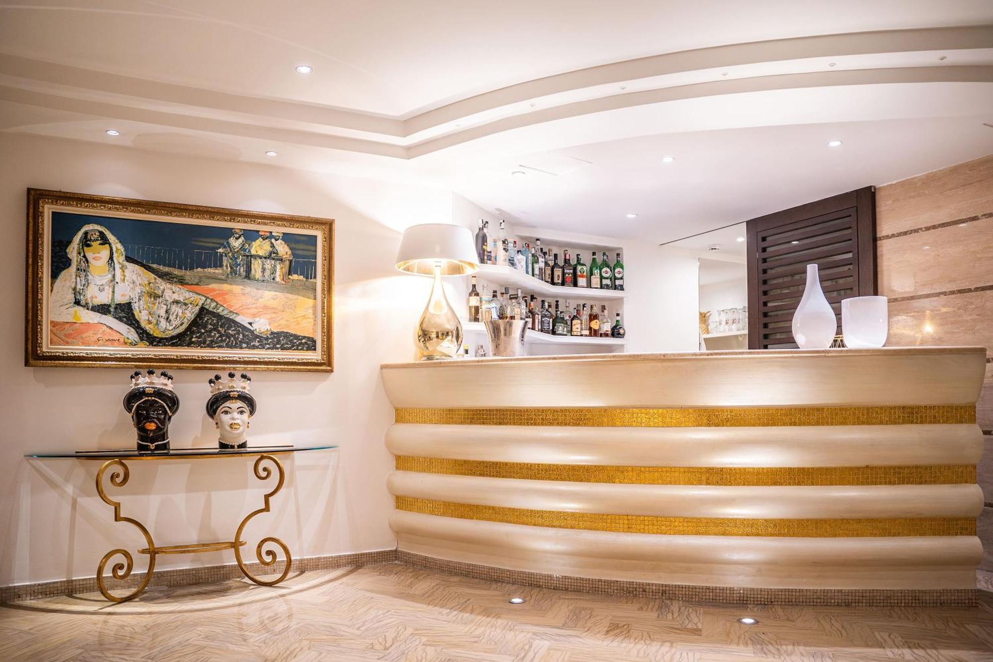 Hotel Tiffany'S Riccione Esterno foto