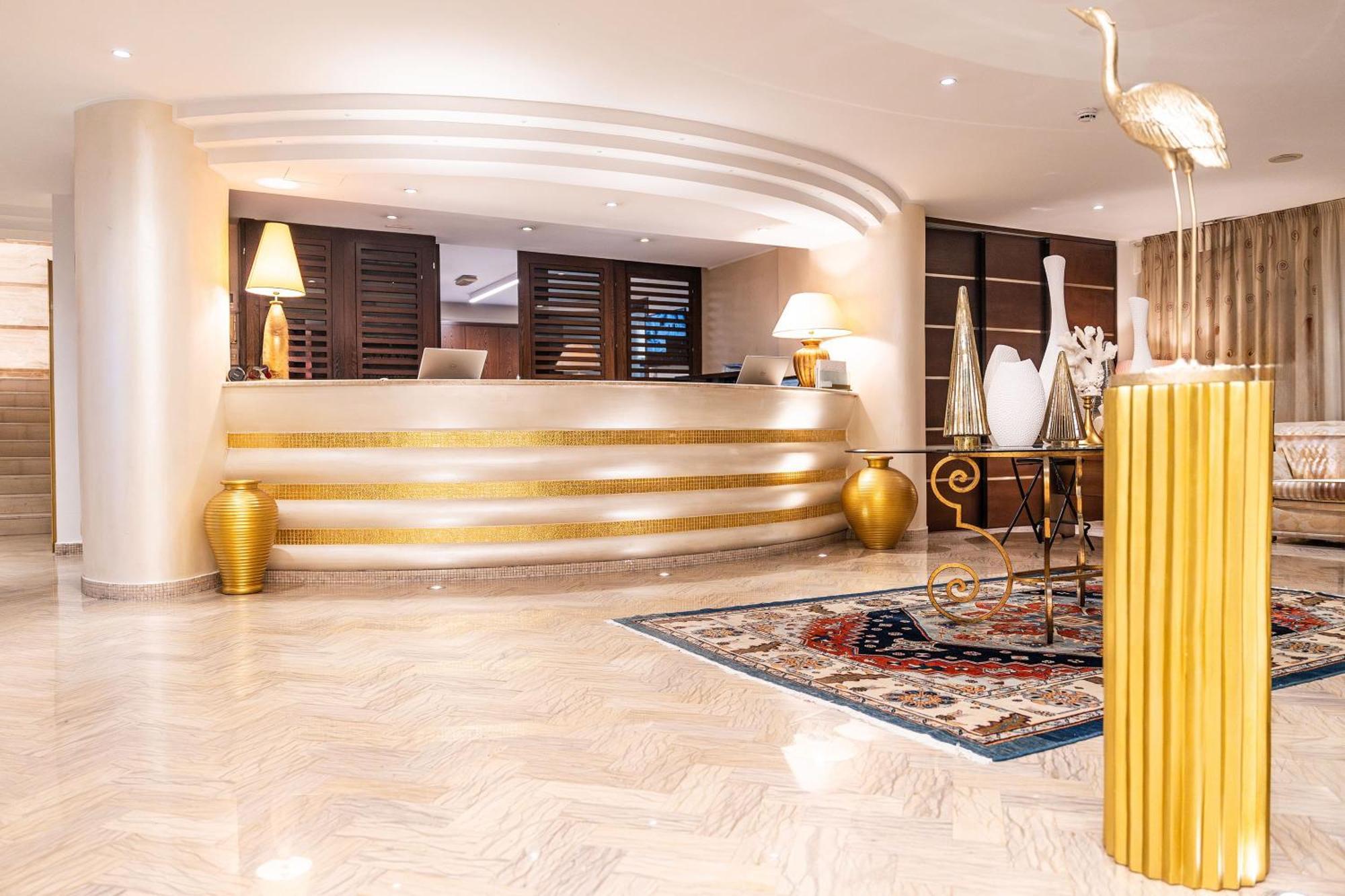 Hotel Tiffany'S Riccione Esterno foto