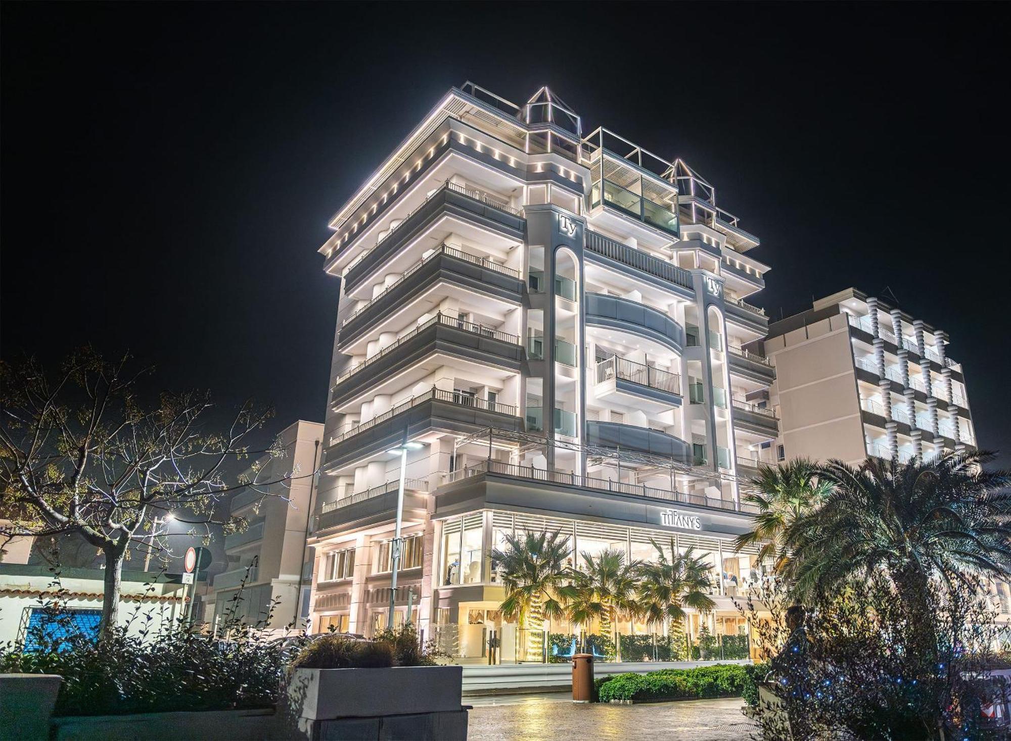 Hotel Tiffany'S Riccione Esterno foto