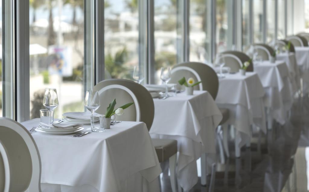 Hotel Tiffany'S Riccione Esterno foto